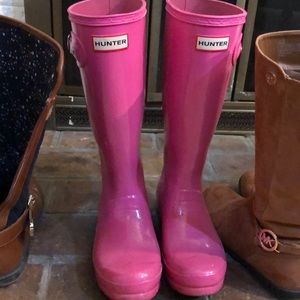 Hunter pink boots